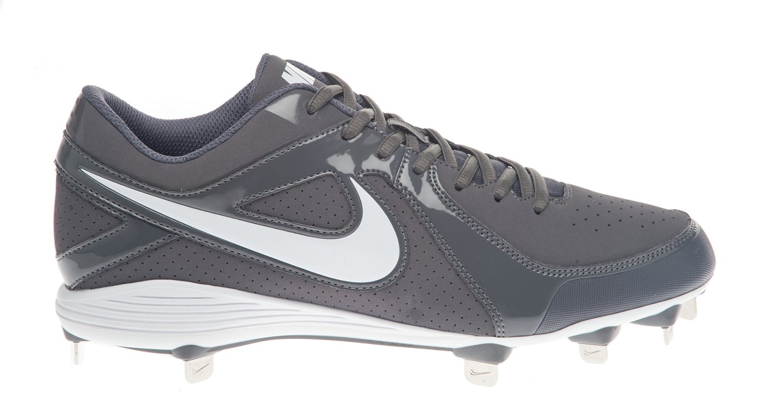 Nike Men's MVP Strike Low Metal Baseball Cleats