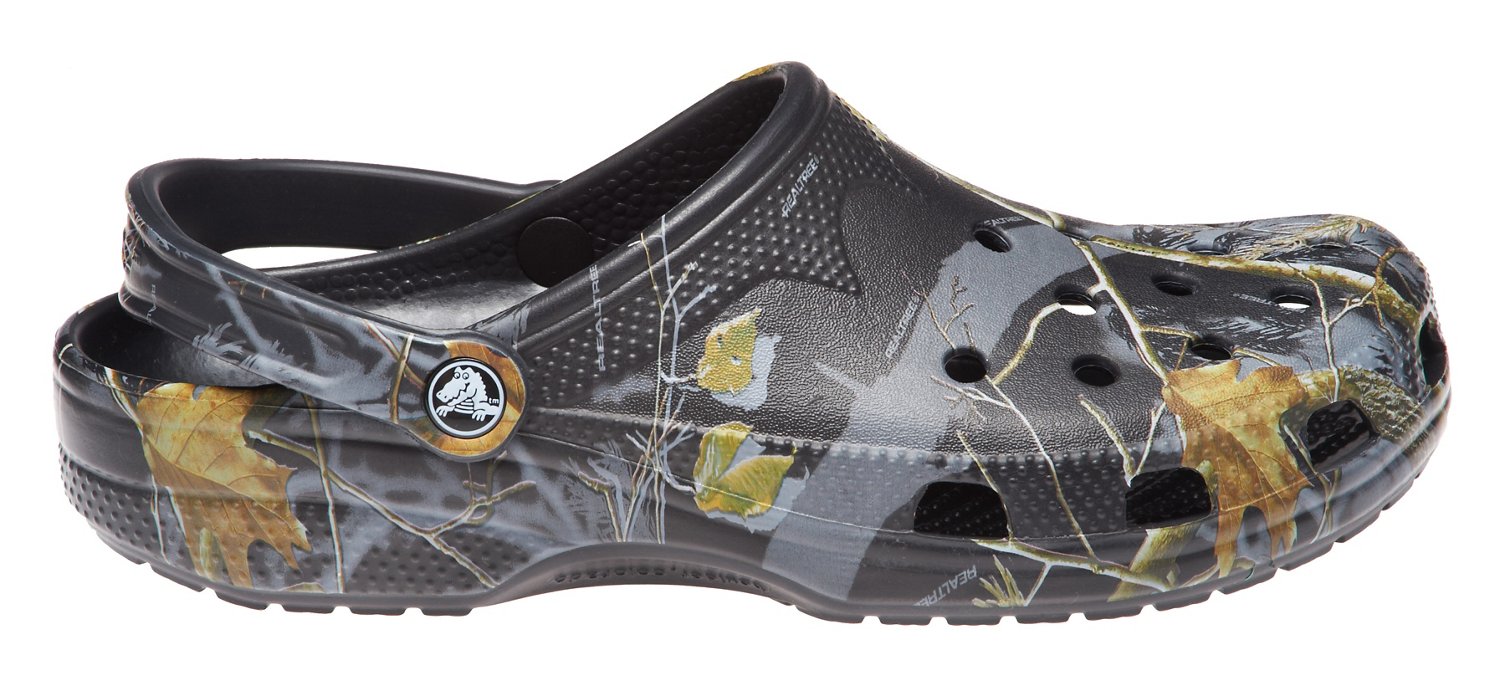 Crocs™ Men's Beach™ Realtree® APC Clogs