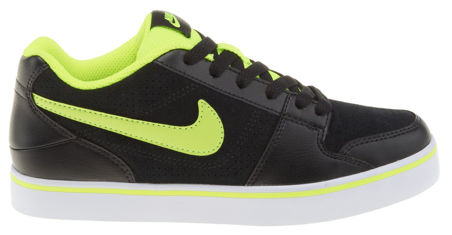 Nike Boys' Ruckus Low JR Athletic Lifestyle Shoes