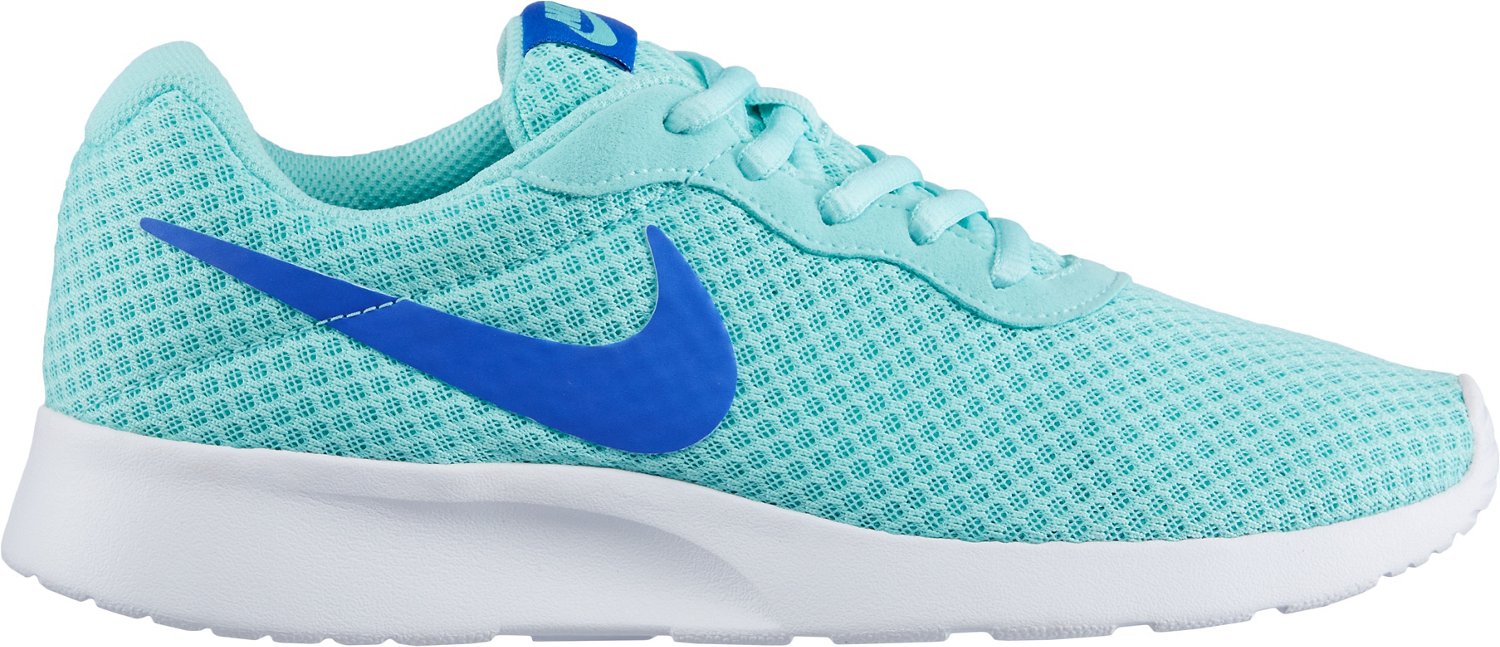 Nike Womens Classic Cortez Se Low Top Lace Up Fashion Sneakers