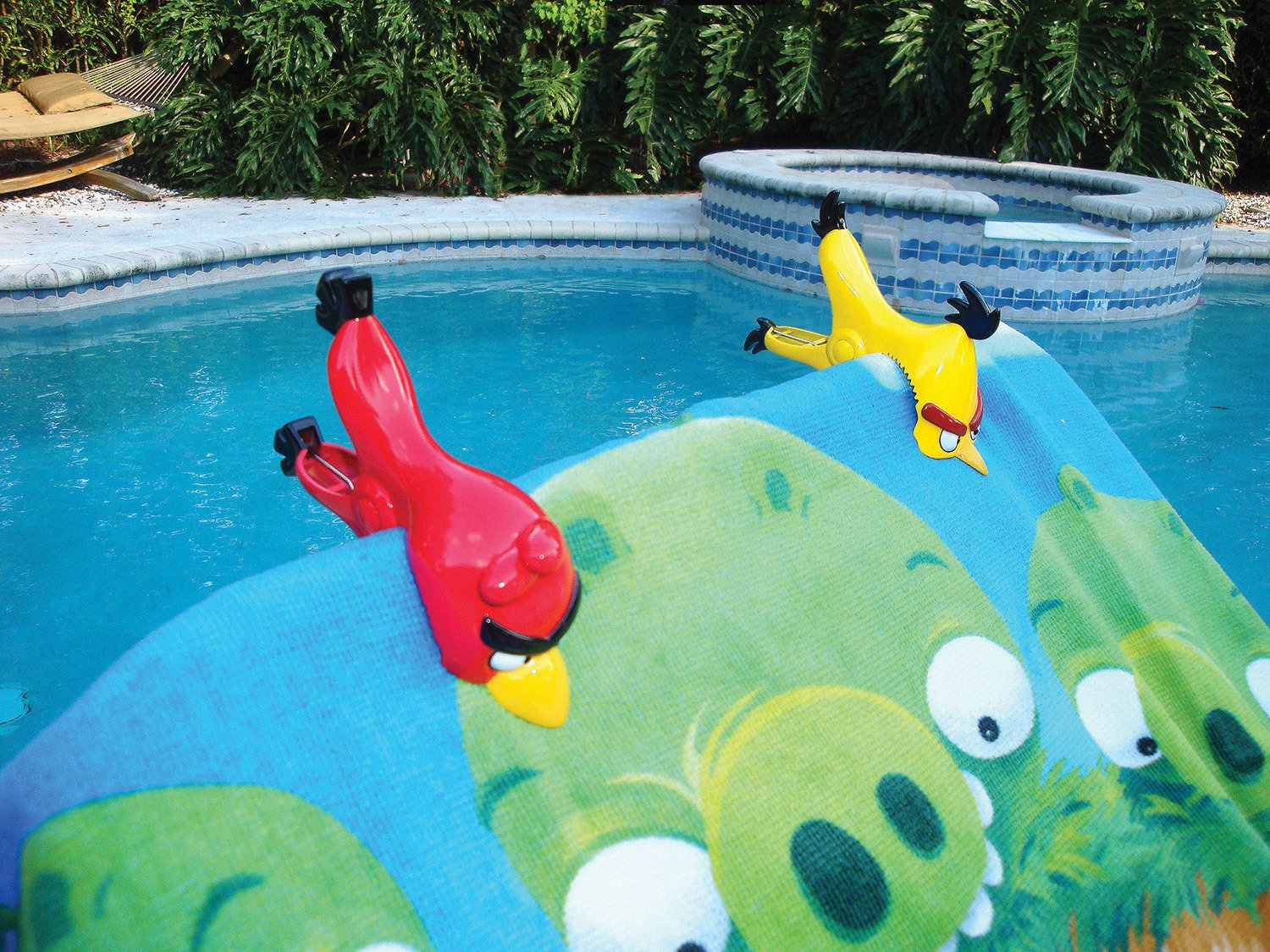 Better Things Angry Birds Boca Clips® 2-Pack