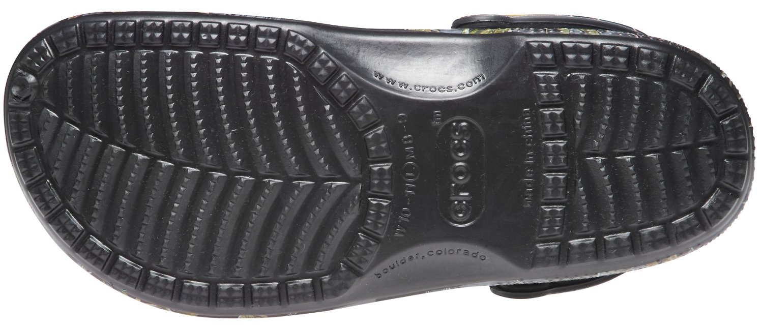 Crocs™ Men's Beach™ Realtree® APC Clogs thumbnail