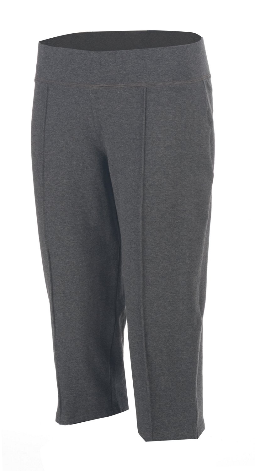 BCG Women's Basics 101 Pin Tuck Capri Pant