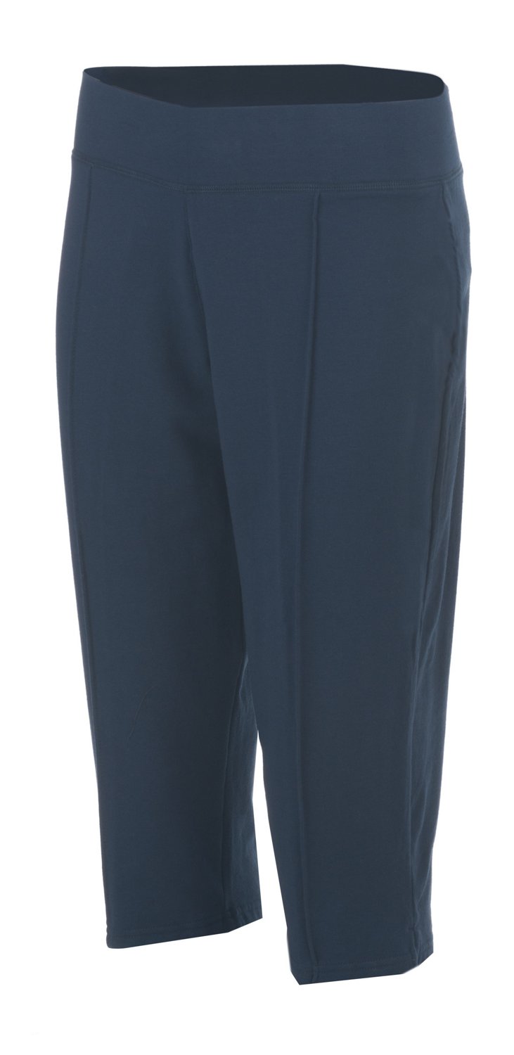 BCG Women's Basics 101 Pin Tuck Capri Pant