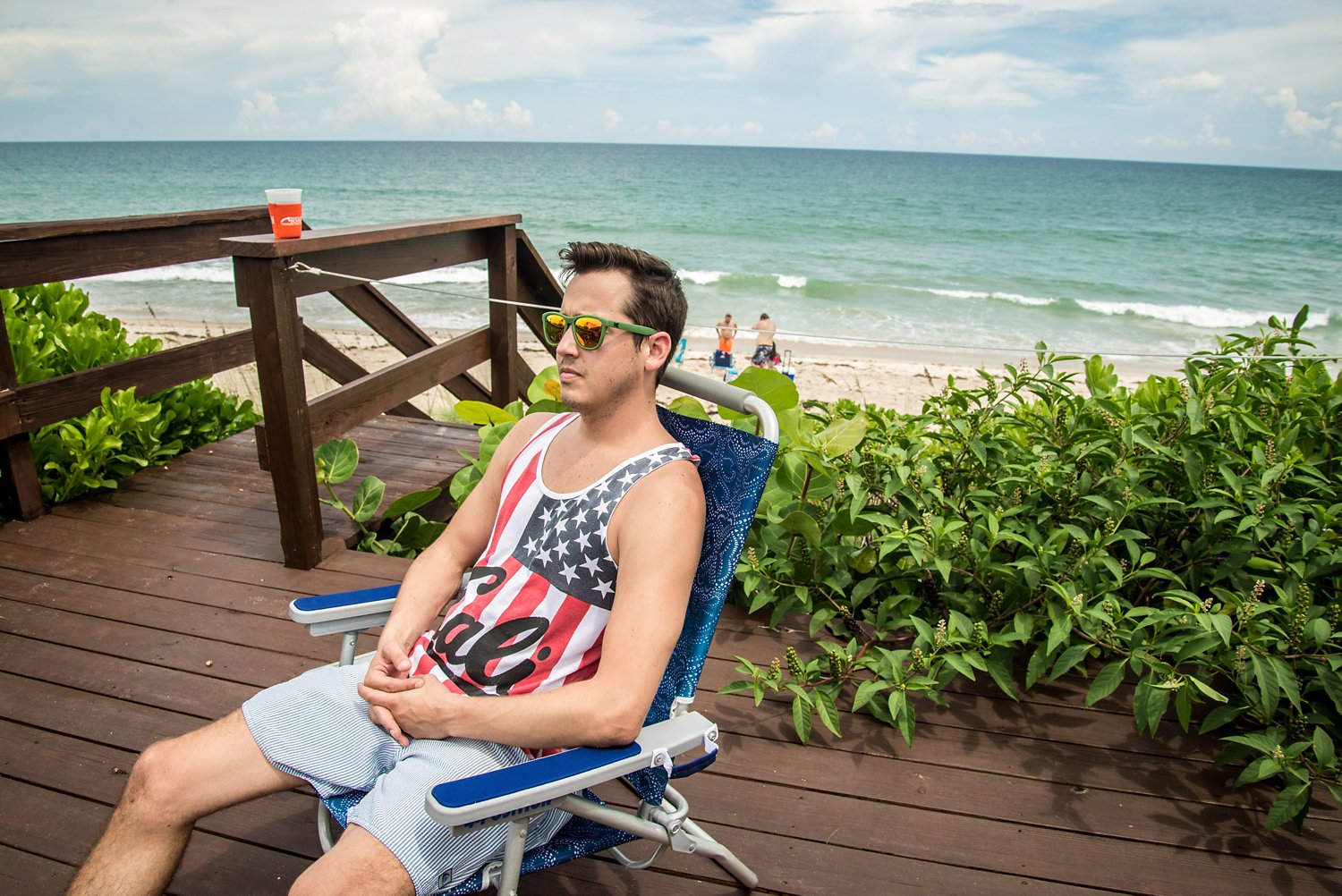 GCI Outdoor Waterside Big Surf Chair with Slide Table Academy